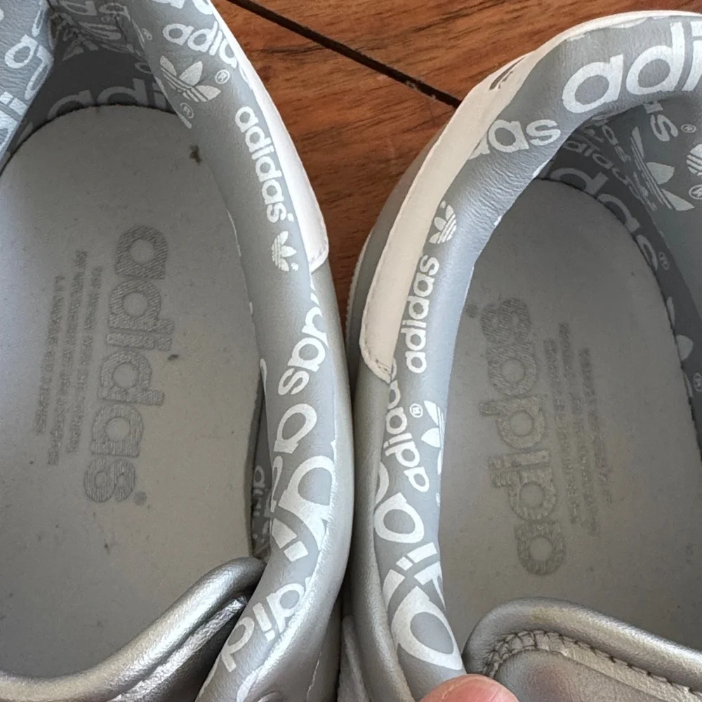Stan Smith Adidas Silver Sneakers men 9.5 - Picture 9 of 12